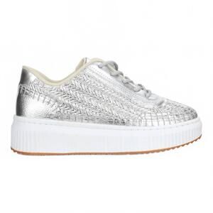 NEW LOVE RIO women's avery embossed sneakers in silver